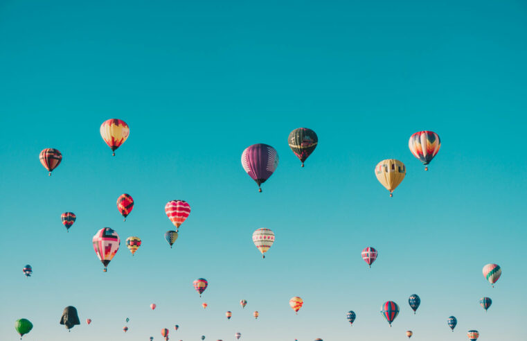 Go high high – World&rsquo;s first massive balloon flying held in Canada