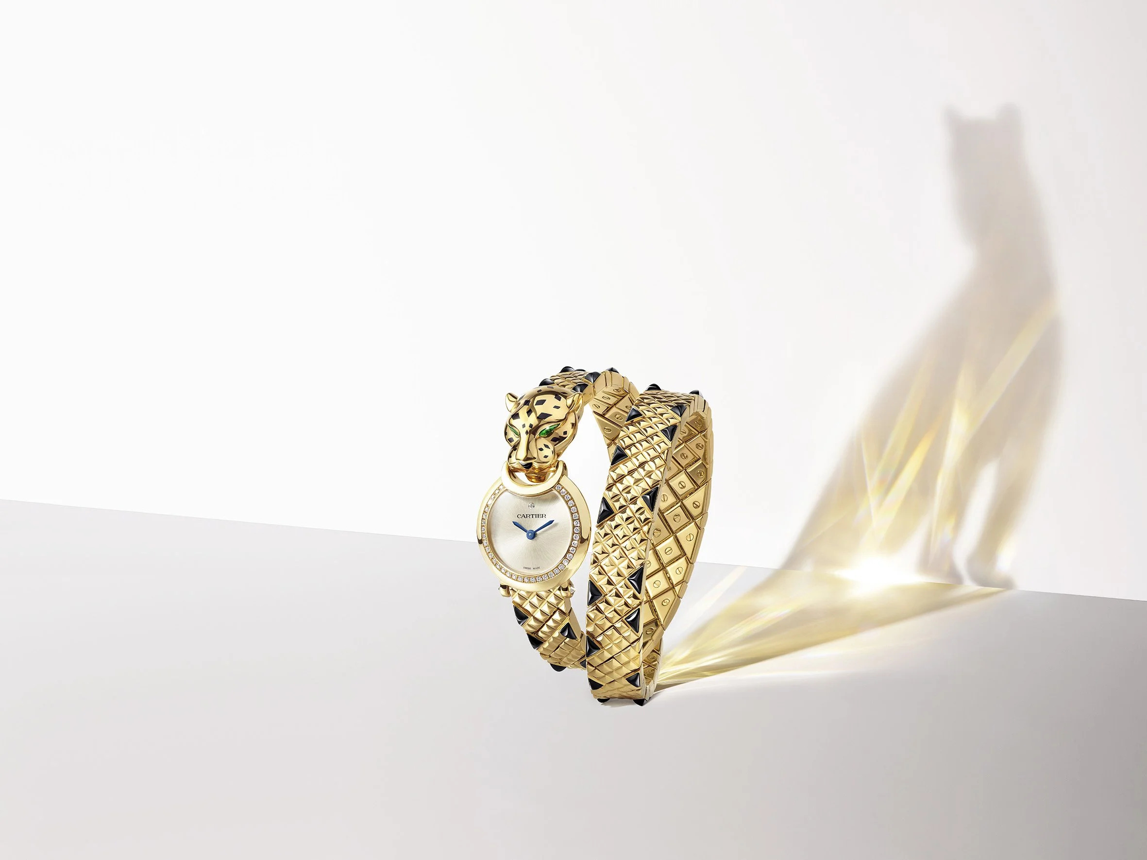 Cartier - Bracelet Panthère Close-Up